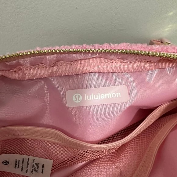 Everywhere Belt Bag 1L *Fleece main image 4